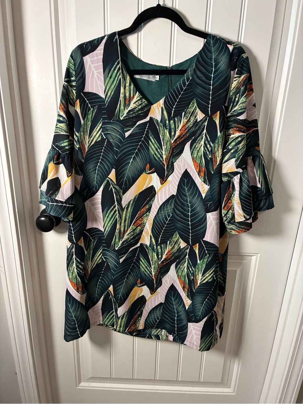 Green Tropical Leaf-Print Mini Dress with Ruffle Sleeves